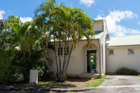 La Villa Noémie - Parking - Proche des Plages House in Sainte-Anne