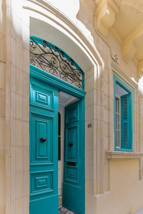Charming house in Central Sliema, walking distance to the seafront and restaurants Haus in Sliema