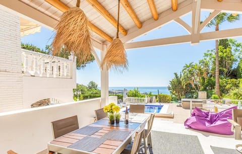 Luxury villa with beautiful sea view & jacuzzi Villa in Benalmadena