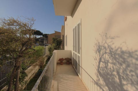 Property building, Balcony/Terrace