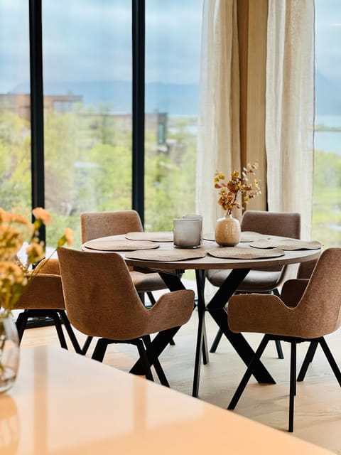 Dining area, Sea view