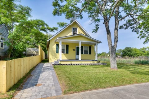 Charming Newport News Cottage Less Than 1 Mi to Ocean! House in Hampton