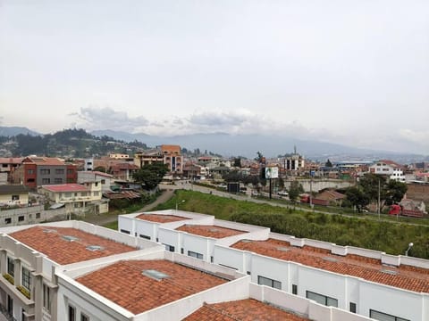 Stunning 5th floor condo w/ scenic view near tran Condo in Cuenca