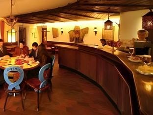 Bar/lounge