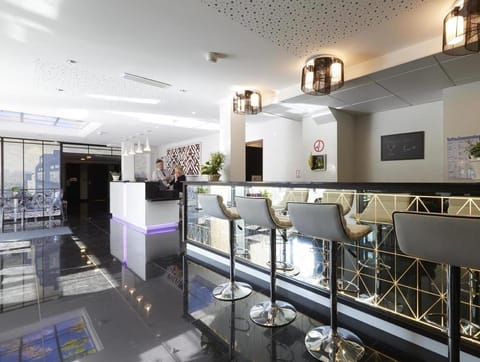 Bar/lounge