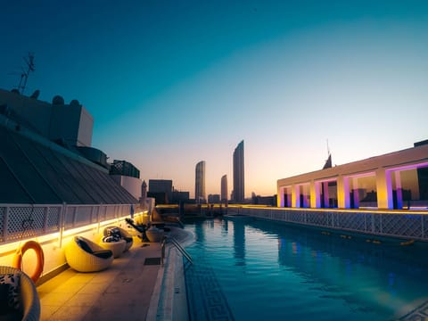 Swimming pool