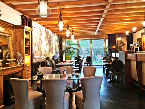 Bar/lounge