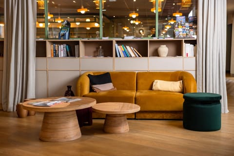 Shared lounge/TV area