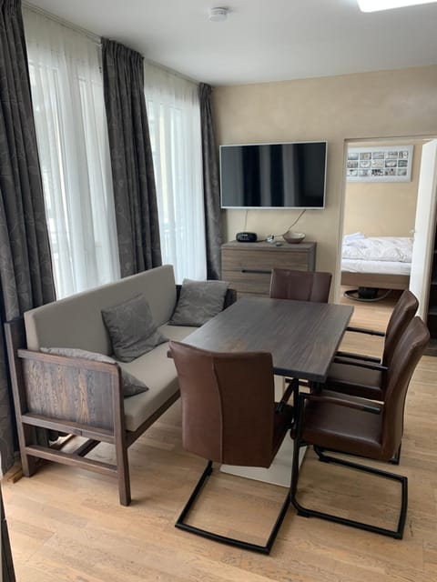 Shared lounge/TV area