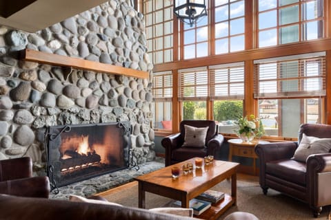 Shared lounge/TV area