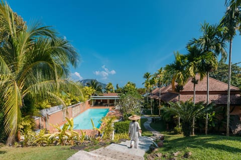Swimming pool
