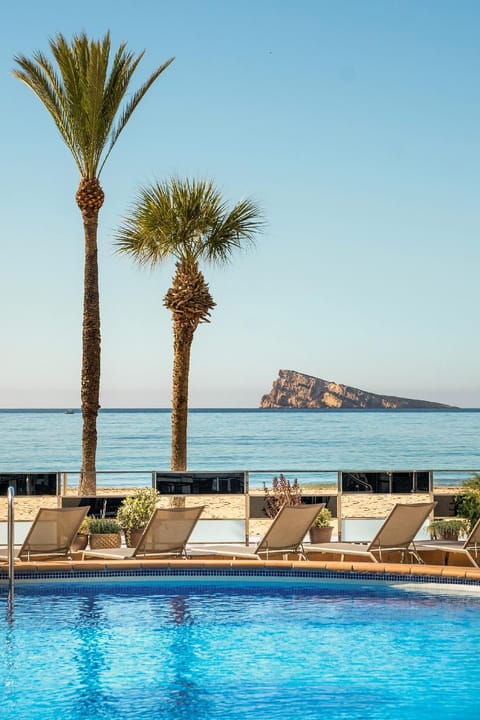 Swimming pool [outdoor]