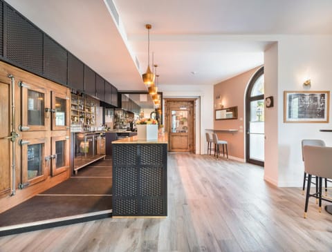 Bar/lounge