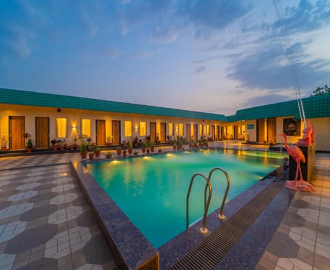 Swimming pool