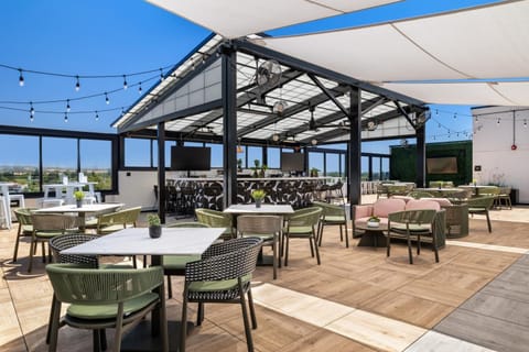Bar/lounge
