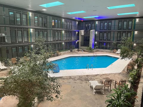 Swimming pool