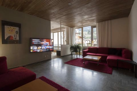 Shared lounge/TV area