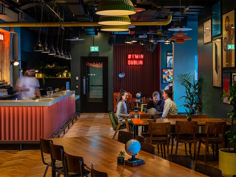 Bar/lounge