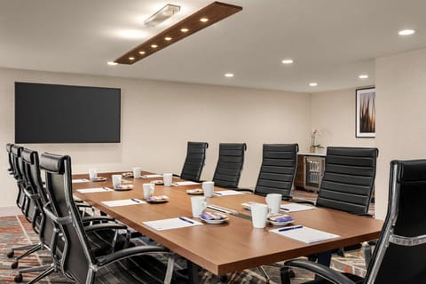 Meeting room(s)