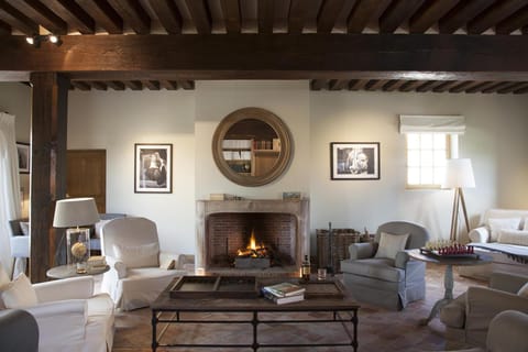 Shared lounge/TV area
