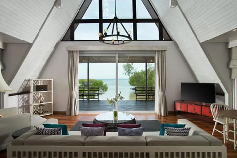 Shared lounge/TV area
