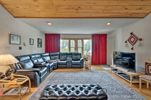 Cloudcroft Mtn Home w/Deck-3 Miles to Ski Resort! House in Cloudcroft