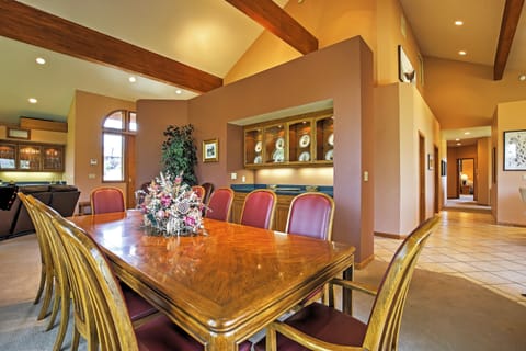 Spacious Home w/Mtn Views, 2Mi to Steamboat Resort Casa in Steamboat Springs