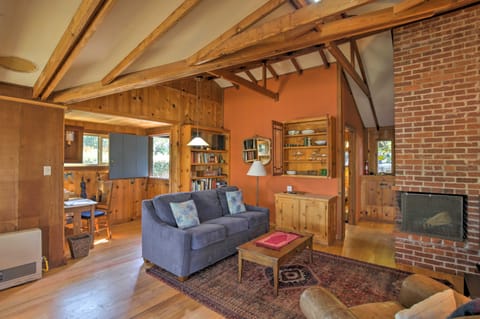 Hillside Home w/ Deck & Views of Tomales Bay! House in Inverness