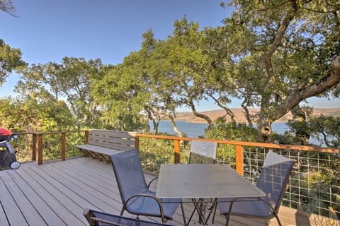 Hillside Home w/ Deck & Views of Tomales Bay! Casa in Inverness