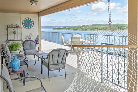 Spicewood Condo on The South Shore of Lake Travis! Appartement in Briarcliff