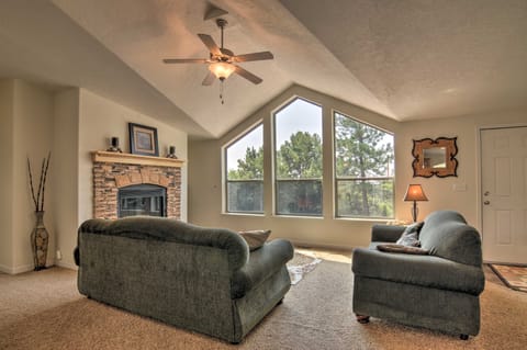 Secluded Boulder House - Next to National Forests! House in Capitol Reef