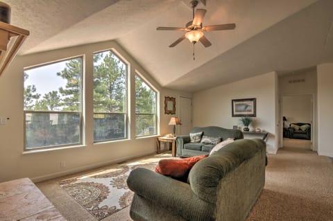 Secluded Boulder House - Next to National Forests! House in Capitol Reef