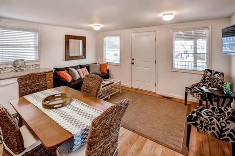 Recently Renovated LBI Apt w/ Deck on Beach Block! Apartment in North Beach Haven