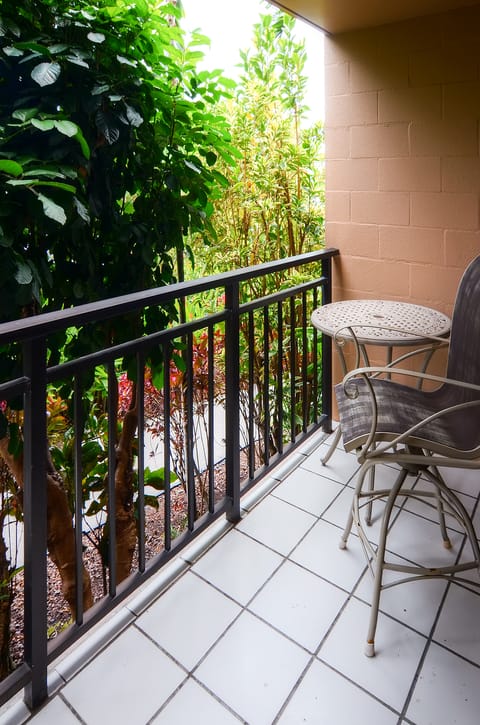 Oceanview Kailua-Kona Condo with Private Balcony! Apartment in Holualoa