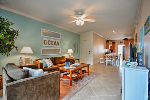 Oceanfront Galveston Condo w/Balcony & Pool Access Apartment in Galveston Island