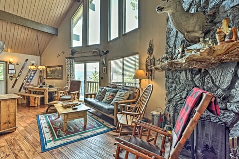 Lake Arrowhead Family Cabin w/Game Room, Mtn Views Casa in Lake Arrowhead