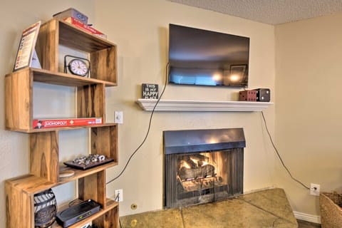 Main St Breck Condo w/ Mtn Views - Walk to Lifts! Apartment in Breckenridge