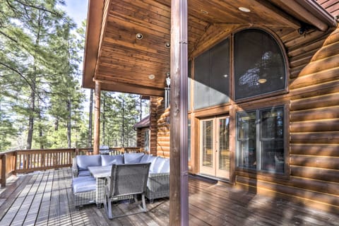 Luxury Show Low Cabin w/ Furnished Deck Haus in Show Low