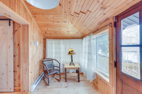 Lakefront Property in the Heart of the Catskills! Cabana in Mamakating