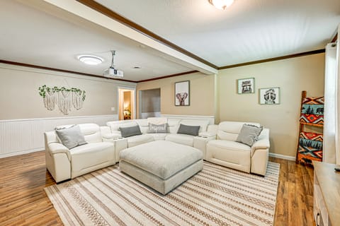 ~ 1 Mi to Dollywood: Family Home w/ Pool & Hot Tub House in Pigeon Forge