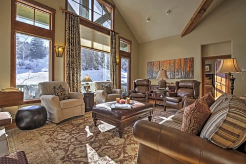 Ski-In/Out Townhome w/ Hot Tub by Arrow Bahn Lift! Condo in Edwards