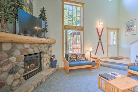 6 Mi to Turquoise Lake: Retreat w/ Covered Deck! House in Colorado