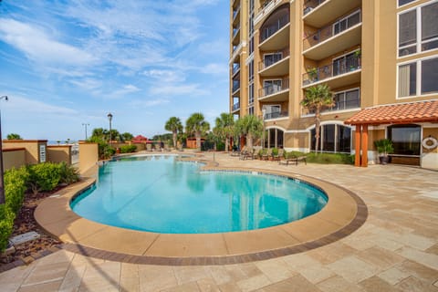 Sleek Gulfport Condo w/ Ocean Views & Pool Access! Apartment in Gulfport