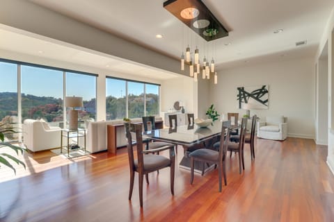 Chic Villa w/ Infinity Pool: 10 Mi to Downtown! House in Lake Austin