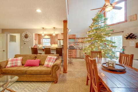 Idyllic Tahoe Home: 1 Mi to Heavenly Ski Resort! House in South Lake Tahoe