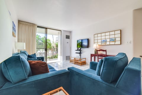 Kihei Haven at Village by the Sea, Steps to Beach! Apartment in Kihei