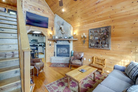 Above & Beyond Pigeon Forge Cabin w/ Prime Views! House in Sevier County