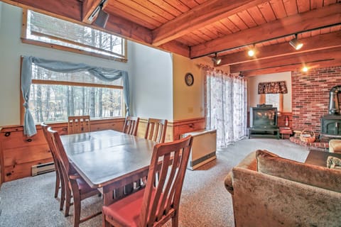 Spacious Bartlett Townhome < 6 Mi to Attitash Mtn! Copropriété in Glen