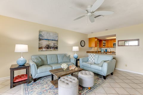 ‘Pelican Cove’ Condo at Bradenton Beach w/ Pool! Apartment in Bradenton Beach