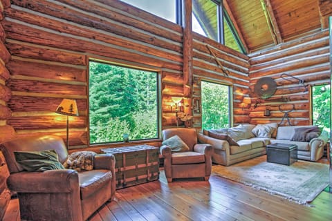 Cozy Easton Cabin w/ Wenatchee Nat'l Forest Views! Haus in Easton